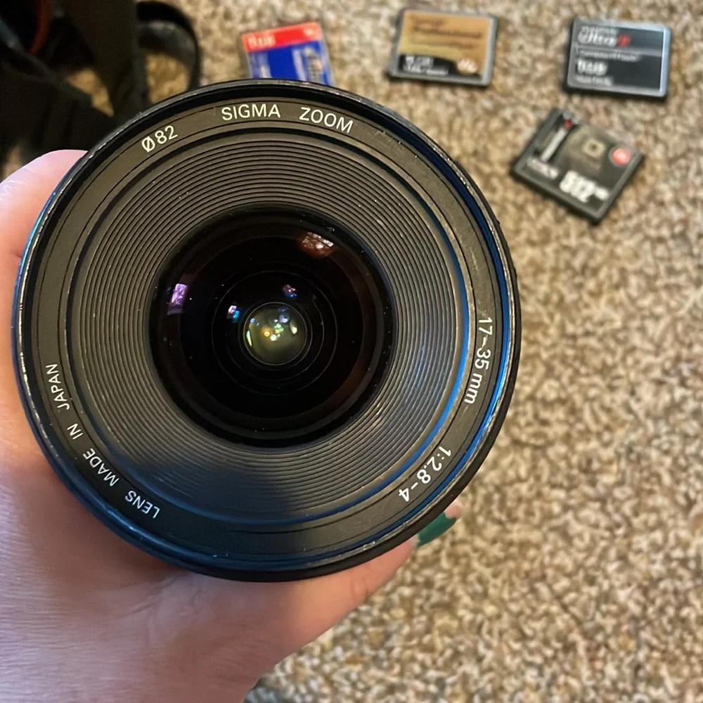 Nikon D300 DSLR w/ battery, charger, sigma 17-35 lens, Beseler bag & CF cards